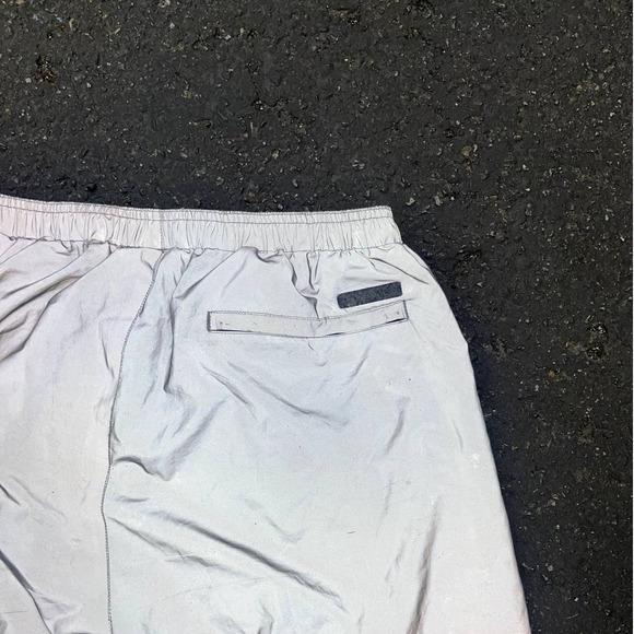 UNDEFEATED 3M Reflective Warm Up Track Pants - Picture 4 of 6